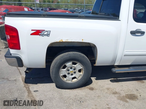 2010 Chevrolet Silverado 1500 LT with VIN 3GCRKSE32AG259148, listed as a IAAI auction lot 42147353 with 97,643 mi miles and . Bid and sale history available at DreamBid. Image 17.