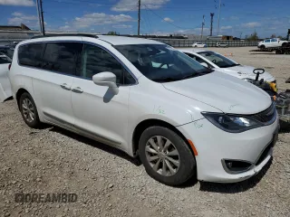2017 Chrysler Pacifica Touring L with VIN 2C4RC1BG4HR821229, listed as a Copart auction lot 53313955 with 151,475 mi miles and Salvage Title. Bid and sale history available at DreamBid. Image 4.
