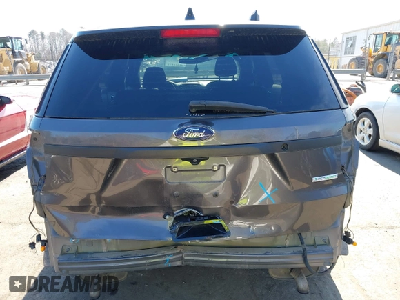 2017 Ford Police Interceptor Utility z VIN 1FM5K8AT7HGA70942, wystawiony jako IAAI lot #41491918 z przebiegiem 38 208 mil mil oraz . Historia ofert i sprzedaży dostępna na DreamBid. Obrazek 16.