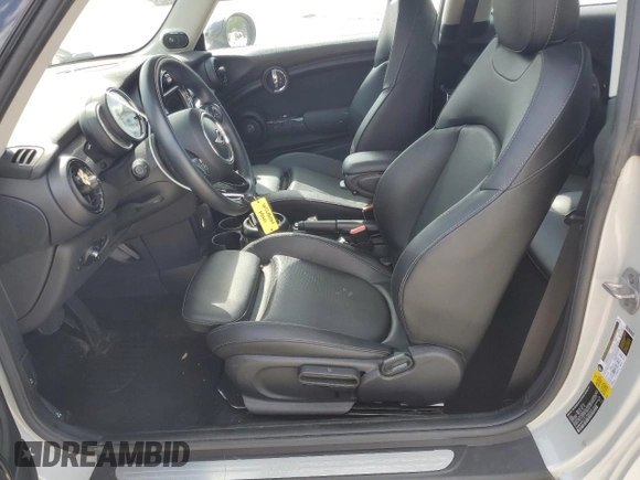 2018 MINI Hardtop Cooper with VIN WMWXP5C5XJ2G62933, listed as a Copart auction lot 50846165 with 25,875 mi miles and Salvage title. Bid and sale history available at DreamBid. Image 7.