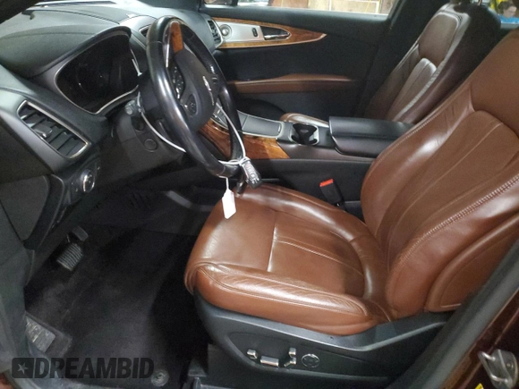 2016 Lincoln MKX Reserve z VIN 2LMPJ8LP3GBL29092, wystawiony jako Copart lot #84923904 z przebiegiem 94 213 mil mil oraz Szkoda całkowita • Salvage title. Historia ofert i sprzedaży dostępna na DreamBid. Obrazek 7.