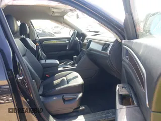 2019 Volkswagen Atlas SE z VIN 1V2WR2CA4KC595211, wystawiony jako IAAI lot #41986643 z przebiegiem 96 299 mil mil oraz . Historia ofert i sprzedaży dostępna na DreamBid. Obrazek 5.
