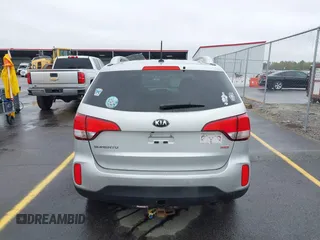 2015 Kia Sorento LX with VIN 5XYKTCA63FG610482, listed as a IAAI auction lot 41846658 with 120,529 mi miles. Bid and sale history available at carsss.com. Image 16.
