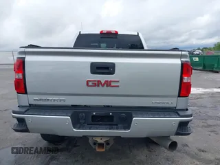2019 GMC Sierra 2500HD Denali with VIN 1GT12SEY4KF243612, listed as a IAAI auction lot 41962727 with 71,936 mi miles. Bid and sale history available at carsss.com. Image 17.