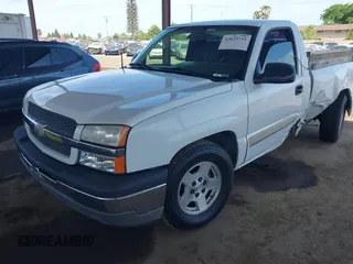 2005 Chevrolet Silverado 1500 Work Truck with VIN 1GCEC14V75Z152255, listed as a IAAI auction lot 42029731 with 270,545 mi miles. Bid and sale history available at carsss.com. Image 2.