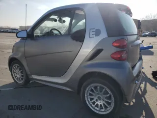 2013 Smart fortwo Passion z VIN WMEEJ9AA5DK673232, wystawiony jako Copart lot #51281035 z przebiegiem Nie podano mil oraz Tytuł czysty. Historia ofert i sprzedaży dostępna na DreamBid. Obrazek 2.