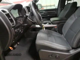 2019 Ram 1500 Big Horn z VIN 1C6SRFFT6KN622358, wystawiony jako Copart lot #47748595 z przebiegiem 84 975 mil mil oraz Szkoda całkowita • Salvage title. Historia ofert i sprzedaży dostępna na DreamBid. Obrazek 7.