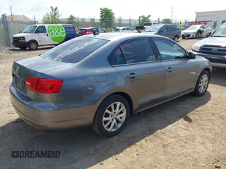 2011 Volkswagen Jetta SE с VIN 3VWDZ7AJ7BM381284, выставлен на аукционе IAAI как лот 42541349 с пробегом 139 299 миль миль и . История ставок и продаж доступна на DreamBid. Изображение 4.