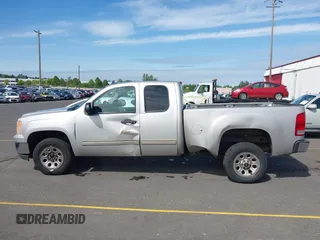 2008 GMC Sierra 1500 Work Truck z VIN 2GTEC19C381102196, wystawiony jako IAAI lot #42212449 z przebiegiem 213 361 mil mil oraz . Historia ofert i sprzedaży dostępna na DreamBid. Obrazek 14.
