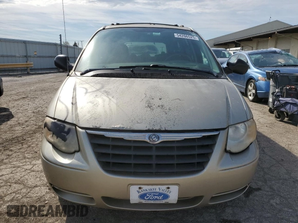 2005 Chrysler Town & Country Touring z VIN 2C4GP54LX5R429204, wystawiony jako Copart lot #54206525 z przebiegiem 181 850 mil mil oraz Szkoda całkowita • Salvage title. Historia ofert i sprzedaży dostępna na DreamBid. Obrazek 5.