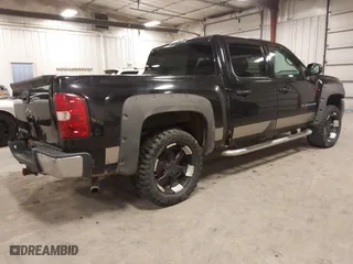 2007 Chevrolet Silverado 1500 LT w/1LT with VIN 3GCEK13M57G510256, listed as a IAAI auction lot 41690398 with 256,980 mi miles. Bid and sale history available at carsss.com. Image 4.
