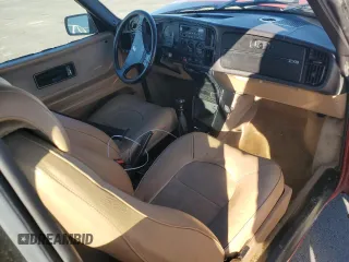 1989 Saab 900 z VIN YS3AT75L6K7018061, wystawiony jako Copart lot #83159704 z przebiegiem 46 195 mil mil oraz Szkoda całkowita • Salvage title. Historia ofert i sprzedaży dostępna na DreamBid. Obrazek 8.