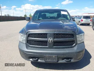 2018 Ram 1500 Express z VIN 1C6RR7FG2JS285033, wystawiony jako IAAI lot #42278751 z przebiegiem 203 340 mil mil oraz . Historia ofert i sprzedaży dostępna na DreamBid. Obrazek 6.