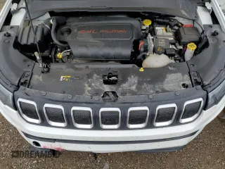 2022 Jeep Compass Latitude z VIN 3C4NJCBB8NT156266, wystawiony jako Copart lot #55321825 z przebiegiem 73 771 mil mil oraz Szkoda całkowita • Salvage title. Historia ofert i sprzedaży dostępna na DreamBid. Obrazek 12.