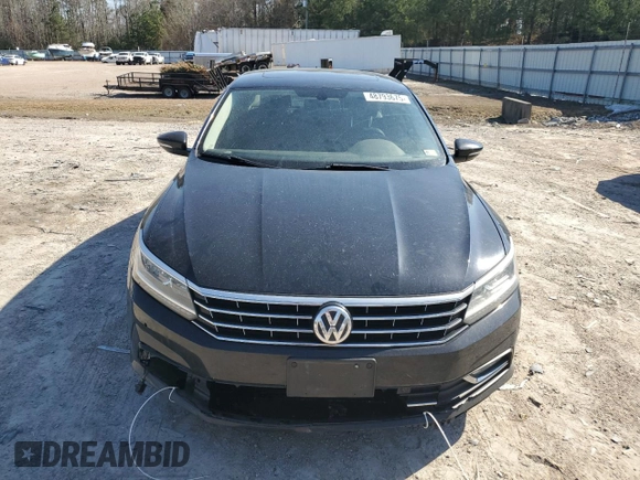 2018 Volkswagen Passat SE z VIN 1VWBA7A33JC032736, wystawiony jako Copart lot #48793675 z przebiegiem 171 726 mil mil oraz Szkoda całkowita • Salvage title. Historia ofert i sprzedaży dostępna na DreamBid. Obrazek 5.
