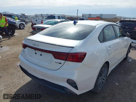 2024 Kia Forte GT-Line with VIN 3KPF54AD2RE805393, listed as a IAAI auction lot 41685953 with 7,646 mi miles. Bid and sale history available at carsss.com. Image 4.