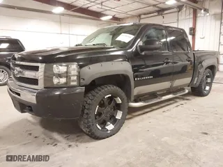 2007 Chevrolet Silverado 1500 LT w/1LT with VIN 3GCEK13M57G510256, listed as a IAAI auction lot 41690398 with 256,980 mi miles. Bid and sale history available at carsss.com. Image 2.
