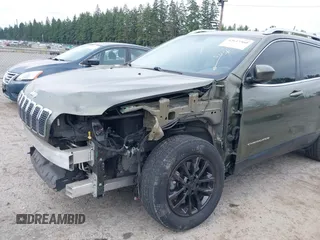 2019 Jeep Cherokee Latitude Plus z VIN 1C4PJMLB2KD191884, wystawiony jako IAAI lot #42647360 z przebiegiem 148 680 mil mil oraz . Historia ofert i sprzedaży dostępna na DreamBid. Obrazek 6.