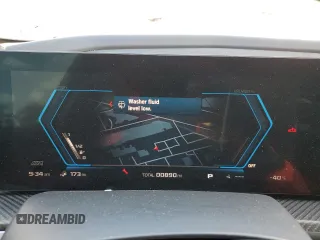 2023 BMW XM z VIN 5YM23CS0XP9S31984, wystawiony jako Copart lot #77081273 z przebiegiem 890 mil mil oraz . Historia ofert i sprzedaży dostępna na DreamBid. Obrazek 9.