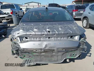 2022 Hyundai Elantra SEL z VIN KMHLN4AG5NU357557, wystawiony jako IAAI lot #41989654 z przebiegiem 56 010 mil mil oraz . Historia ofert i sprzedaży dostępna na DreamBid. Obrazek 17.