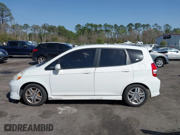 2007 Honda Fit Sport with VIN JHMGD37627S042665, listed as a IAAI auction lot 41734791 with 134,444 mi miles. Bid and sale history available at carsss.com. Image 13.