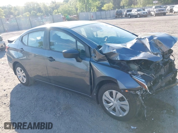 2020 Nissan Versa S z VIN 3N1CN8DV1LL834727, wystawiony jako IAAI lot #42210192 z przebiegiem 83 630 mil mil oraz . Historia ofert i sprzedaży dostępna na DreamBid. Obrazek 1.