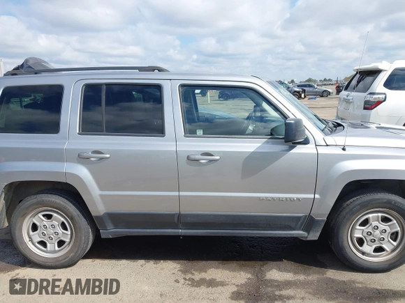2015 Jeep Patriot Sport with VIN 1C4NJRBB1FD269387, listed as a IAAI auction lot 42111334 with 175,512 mi miles and . Bid and sale history available at carsss.com. Image 13.