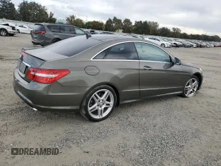 2013 Mercedes-Benz E 550 с VIN WDDKJ7DB4DF183485, выставлен на аукционе Copart как лот 72271004 с пробегом 84 498 миль миль и Списание • Salvage title. История ставок и продаж доступна на DreamBid. Изображение 3.