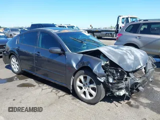2007 Nissan Maxima SE z VIN 1N4BA41E07C830001, wystawiony jako IAAI lot #42322079 z przebiegiem 189 036 mil mil oraz . Historia ofert i sprzedaży dostępna na DreamBid. Obrazek 1.