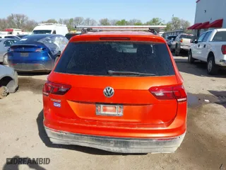 2019 Volkswagen Tiguan S with VIN 3VV1B7AX8KM113120, listed as a IAAI auction lot 41789099 with 124,355 mi miles. Bid and sale history available at carsss.com. Image 16.