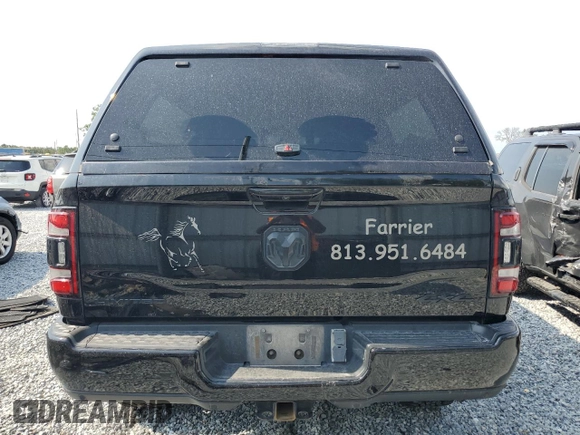 2020 Ram 2500 Limited z VIN 3C6UR5SL7LG133311, wystawiony jako Copart lot #56162385 z przebiegiem 170 683 mil mil oraz Nie do naprawy • Non repairable. Historia ofert i sprzedaży dostępna na DreamBid. Obrazek 6.