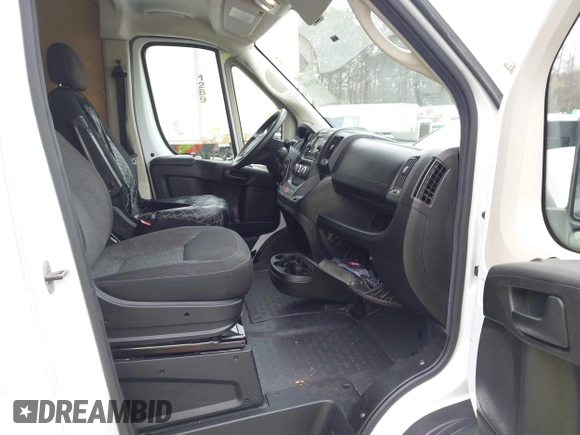 2020 Ram ProMaster Cargo with VIN 3C6TRVDG4LE101617, listed as a IAAI auction lot 41316488 with 413,443 mi miles and . Bid and sale history available at carsss.com. Image 5.
