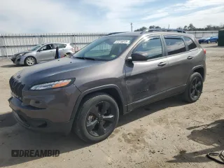 2018 Jeep Cherokee Latitude with VIN 1C4PJMCB7JD575819, listed as a Copart auction lot 47216015 with 84,911 mi miles and Salvage Title. Bid and sale history available at carsss.com. Image 1.