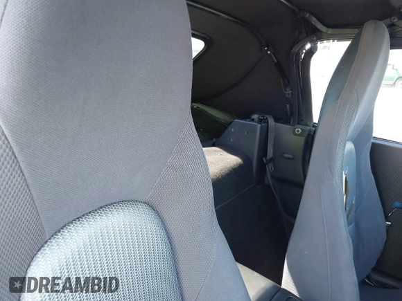 2003 Mazda MX-5 Miata Cloth with VIN JM1NB353930309670, listed as a IAAI auction lot 42234586 with 220,979 mi miles and . Bid and sale history available at DreamBid. Image 8.