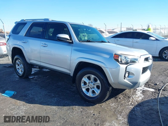 2018 Toyota 4Runner SR5 z VIN JTEBU5JR0J5534168, wystawiony jako IAAI lot #41388835 z przebiegiem 76 064 mil mil oraz . Historia ofert i sprzedaży dostępna na DreamBid. Obrazek 1.