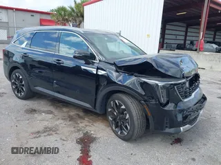 2024 Kia Sorento EX z VIN 5XYRH4JF5RG258113, wystawiony jako IAAI lot #42064874 z przebiegiem 18 837 mil mil oraz . Historia ofert i sprzedaży dostępna na DreamBid. Obrazek 1.