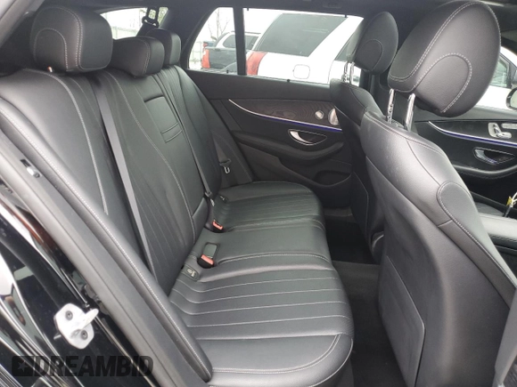 2019 Mercedes-Benz E 450 with VIN WDDZH6JB8KA519917, listed as a Copart auction lot 55764755 with 57,213 mi miles and Clean Title. Bid and sale history available at DreamBid. Image 10.