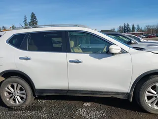 2014 Nissan Rogue SV with VIN 5N1AT2MK6EC785130, listed as a IAAI auction lot 41325704 with 227,615 mi miles. Bid and sale history available at carsss.com. Image 13.