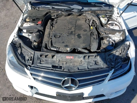 2014 Mercedes-Benz C-Class C 300 Sport with VIN WDDGF8AB5ER324999, listed as a IAAI auction lot 41498311 with 133,914 mi miles. Bid and sale history available at carsss.com. Image 10.