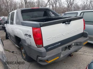 2005 Chevrolet Avalanche LS with VIN 3GNGK22G65G225614, listed as a IAAI auction lot 41193836 with Not provided miles and . Bid and sale history available at DreamBid. Image 3.