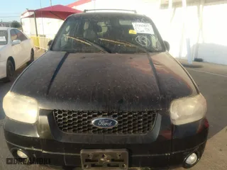 2007 Ford Escape Limited with VIN 1FMCU04147KA92387, listed as a IAAI auction lot 37323827 with 221,468 mi miles. Bid and sale history available at carsss.com. Image 6.