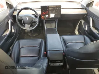 2018 Tesla Model 3 Long Range Battery z VIN 5YJ3E1EA4JF061733, wystawiony jako Copart lot #54885335 z przebiegiem 84 700 mil mil oraz Szkoda całkowita • Salvage title. Historia ofert i sprzedaży dostępna na DreamBid. Obrazek 8.