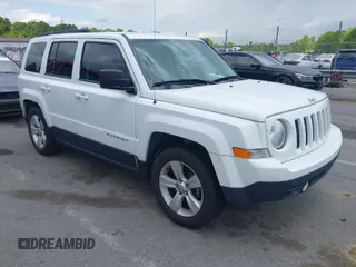 2016 Jeep Patriot Sport with VIN 1C4NJPBA8GD561843, listed as a IAAI auction lot 42027544 with 113,313 mi miles. Bid and sale history available at carsss.com. Image 1.