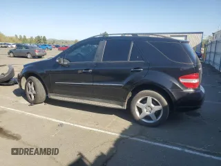 2008 Mercedes-Benz M 550 z VIN 4JGBB72E98A408602, wystawiony jako Copart lot #53737675 z przebiegiem 209 796 mil mil oraz Szkoda całkowita • Salvage title. Historia ofert i sprzedaży dostępna na DreamBid. Obrazek 2.
