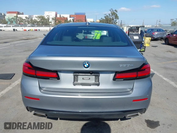 2023 BMW 5 Series 530e z VIN WBA13AG00PCM10164, wystawiony jako IAAI lot #42406603 z przebiegiem 26 770 mil mil oraz . Historia ofert i sprzedaży dostępna na DreamBid. Obrazek 16.