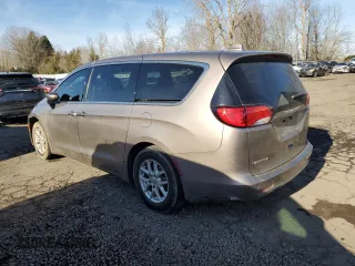 2018 Chrysler Pacifica Touring with VIN 2C4RC1DGXJR293893, listed as a Copart auction lot 41871185 with 141,447 mi miles and Clean title. Bid and sale history available at DreamBid. Image 2.