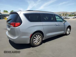 2017 Chrysler Pacifica Touring L with VIN 2C4RC1BG1HR539758, listed as a Copart auction lot 53117135 with 130,628 mi miles and Clean Title. Bid and sale history available at DreamBid. Image 3.
