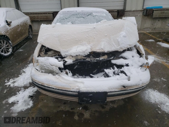 1998 Lincoln Continental with VIN 1LNFM97V7WY742356, listed as a Copart auction lot 44723325 with 191,173 mi miles and Salvage Title. Bid and sale history available at carsss.com. Image 5.