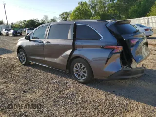 2022 Toyota Sienna XLE with VIN 5TDYRKEC6NS090587, listed as a Copart auction lot 51819805 with Not Provided miles and Salvage Title. Bid and sale history available at DreamBid. Image 2.