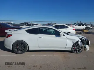 2013 Hyundai Genesis Coupe R-Spec z VIN KMHHU6KJ2DU101504, wystawiony jako IAAI lot #41469836 z przebiegiem 98 779 mil mil oraz . Historia ofert i sprzedaży dostępna na DreamBid. Obrazek 13.